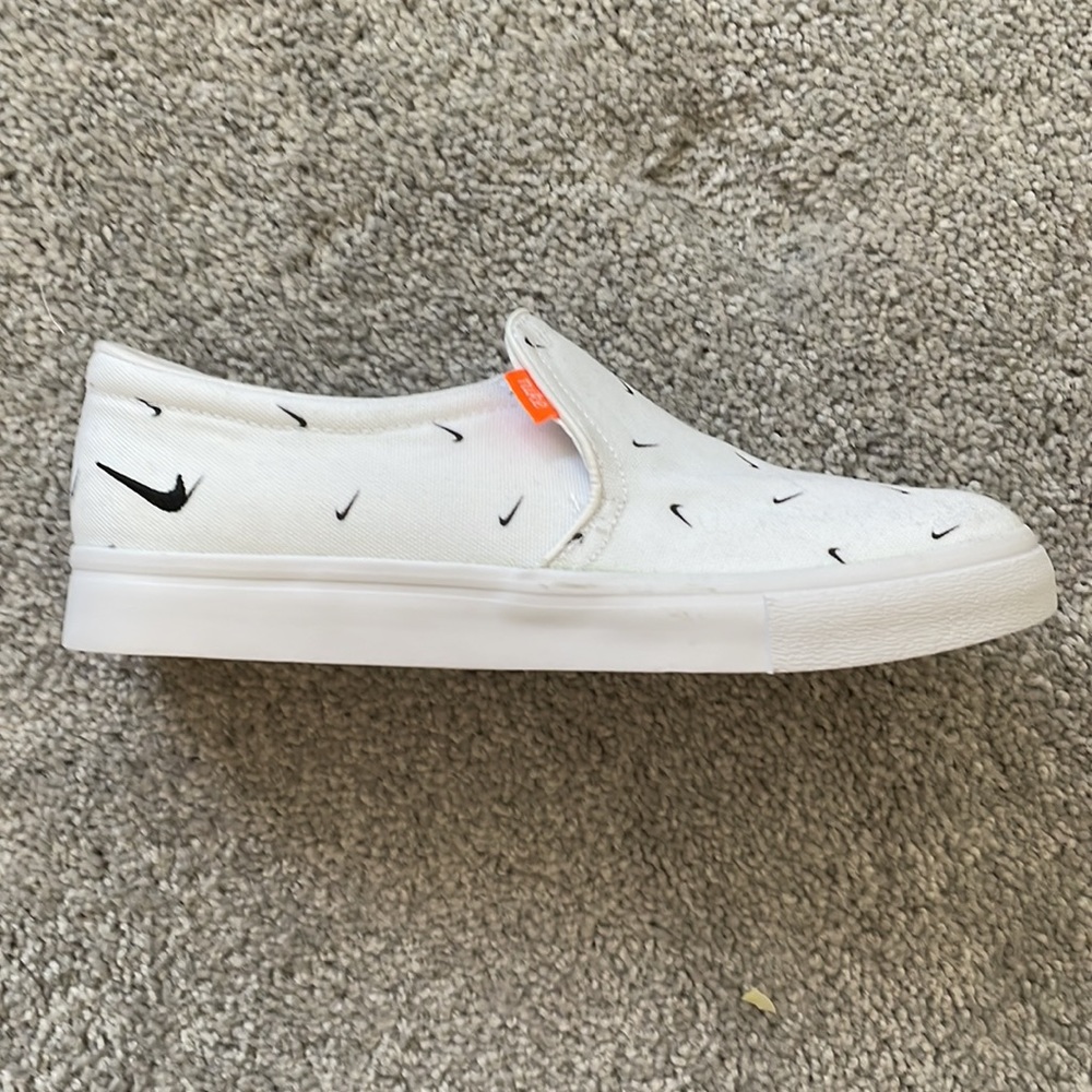 NWOB Nike Canvas Slides size 7